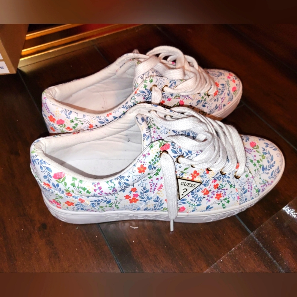 Guess sneakers size 9.5